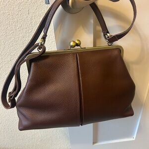Beautiful Brown Leather Kiss Lock Frame Shoulder Bag